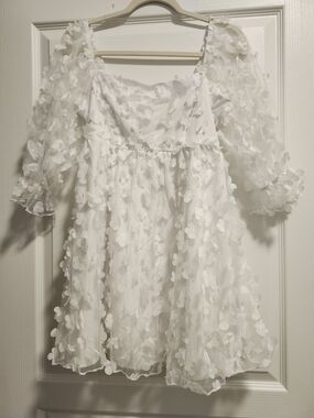Floating Petals Appliqué Dress with Puff Sleeves | Women | Size Small